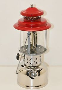 COLEMAN CANADA LANTERN  220 B    4/35   VERY GOOD CONDITION