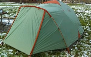 REI Basecamp 4 w/Footprint
