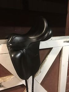 Steffen Peters Advantage Dressage Saddle 18"