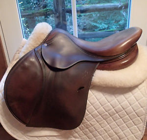 17" Antares Saddle - 2010 - 3A Flaps - 4.5" dot to dot