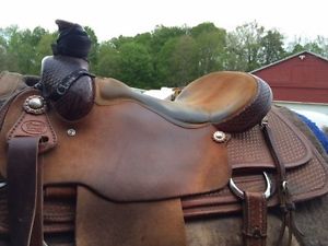 Court's 16" Roping Saddle