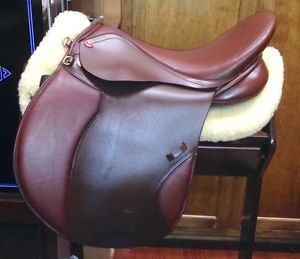 2015 Duett Companion Foxhunter  18" seat, Extra Wide 38 tree, English Saddle
