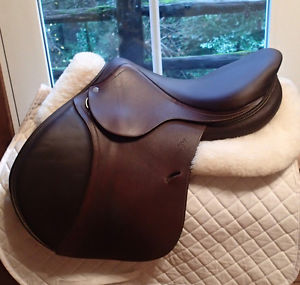 17" Antares Saddle - 2015 - 2A Flaps - 4.5" dot to dot
