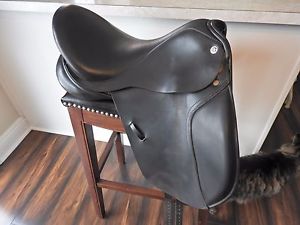 Jabez Cliff Barnsby Dressage Saddle - 16.5 16.75 - Black - Short Flap
