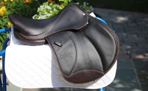 VOLTAIRE HUNTER/JUMPER SADDLE 16.5
