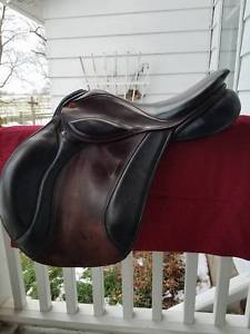 Courbette Vision General Purpose Saddle