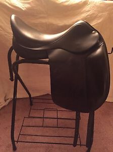 18" Vega Dressage Saddle