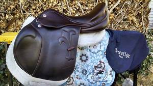 17" Prestige Arezzo D Close Contact Saddle