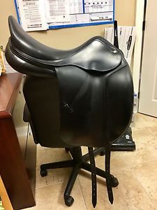Amerigo Dressage Saddle 17" Seat - Narrow Tree