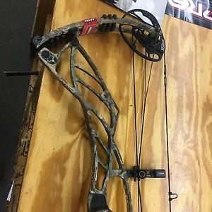 Hoyt Defient Turbo RH Camo 60-70 28-30" Brand New In Box