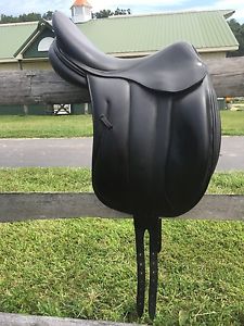 Devoucoux Milady dressage saddle 17.5"-  excellent condition! Price Reduced!