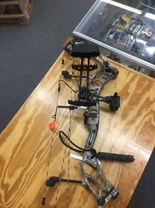 Bear Threat Brand New In Box 25-30 60-70# RH Camo RTH