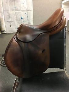 17" Antares Close Contact Saddle
