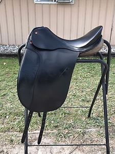 17" Passier France Sellier Dressage Saddle. Remmi, 112561. Great Condition