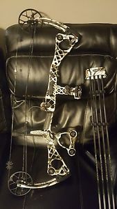 MATHEWS NO CAM HTR LOST CAMO OT COMPOUND BOW
