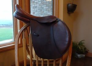 Beval Natural 17" Saddle