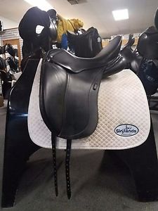 Used Schleese Triumph Dressage Saddle - Size: 17.5" - Black