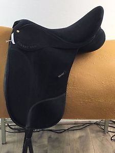 WINTEC Pro Isabelle Werth Dressage Saddle  17.5