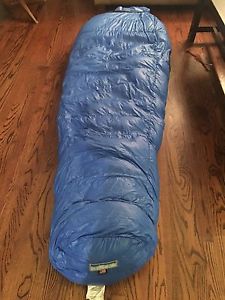 Western Mountaineering (Puma) Microlite XP Goose Down filled, right zipper 6'6"