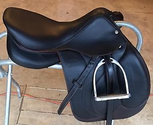 New 2016 Devoucoux Biarritz S Custom Saddle with D3D Technology Panels