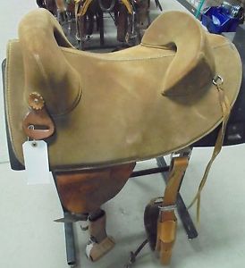 15.5" USED BOB MARSHALL TREELESS ENDURANCE SPORTS SADDLE 3 1054