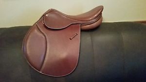 Ovation Showjumping Saddle