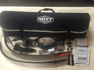 Hoyt Tiburon Recurve Bow  Right Hand 60" 35lbs Black Out