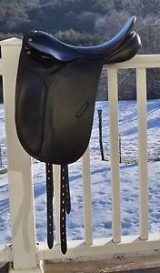 County Competitor 18" Dressage Saddle