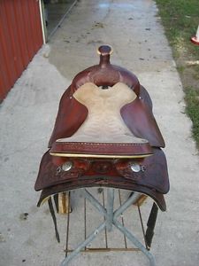 Circle Y 16" used Roping Saddle