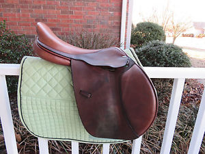 Beval Natural 17" CC jumping saddle