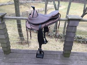 Freeform Rogue Western Trail Endurance Saddle