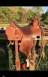 14.5" Crown C Barrel Saddle