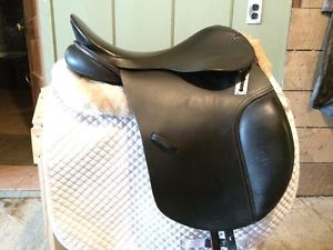 County Saddlery Drespri Black 17.5" N Dressage Jumping AP Saddle Adjustable Flap