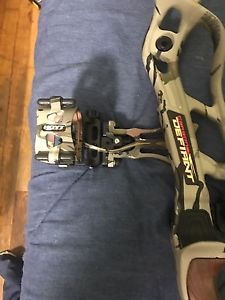 2017 Hoyt Carbon Defiant RH 40-50# 31 ATA