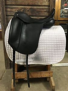 Custom Saddlery Everest Dressage Saddle