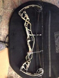 Hoyt Carbon Defiant 34 Realtree Xtra #2 Cam 60-70lb