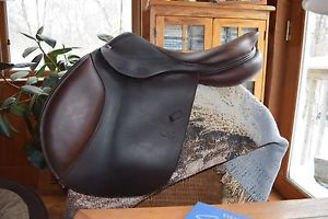 Buffalo leather gourgous CWD saddle for sale 18 inch seat