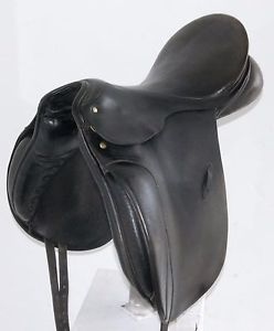 17"  PASSIER AND SON  DRESSAGE SADDLE (S99003029) GOOD CONDITION!! - XVD