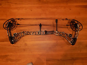 Mathews Halon 32-6 RH 70Lb Draw Wt 29.5" Draw Length Lost Camo XD New