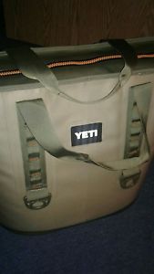 Yeti hopper 40 tan cooler brand new