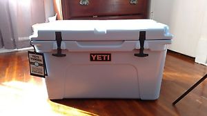 *NEW* Yeti Tundra 45 Quart Blue Hard-Side Cooler Ice Chest YT45B