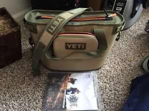 Brand New!!!! YETI Hopper 20 Soft Sided Cooler And Yeti sidekick gear case