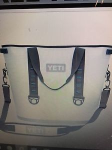 Yeti Hopper 40