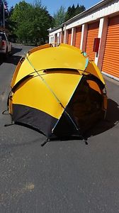 The North Face Himalayan Hotel 4 Season Expedition Tent 4-Person