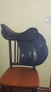 18" Stubben Roxanne S 29cm Excellent Condition