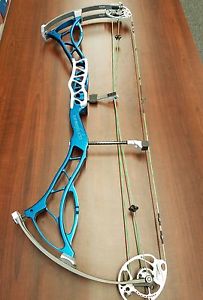 Bowtech fanatic Rh 50 to 60lbs blue