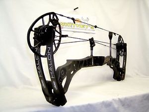 Mathews - Halon 6 - Right Hand - 70lb - Black - Used Bow