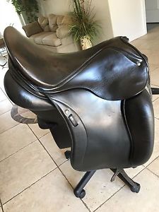 Schleese Dressage Saddle LINK model