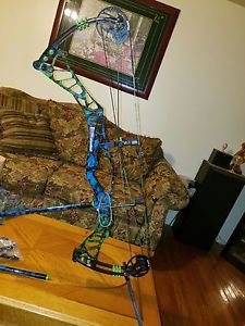 2016 Hoyt Custom Dipped HyperEdge