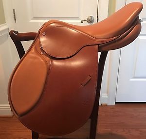 Courbette Alpina  Close Contact Saddle 17.5"  medium Lemetex tree